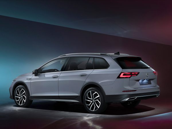 VW Golf Variant 2020 03