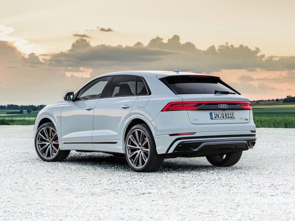 Audi Q8 2020 02