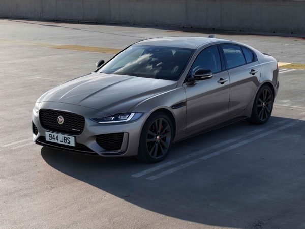 Jaguar XE 2020 01