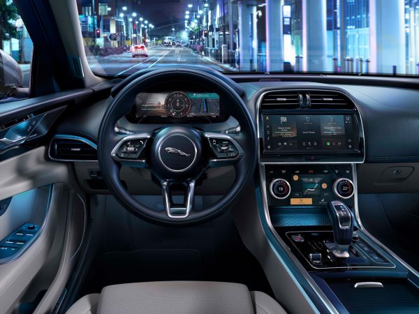 Jaguar XE 2020 04