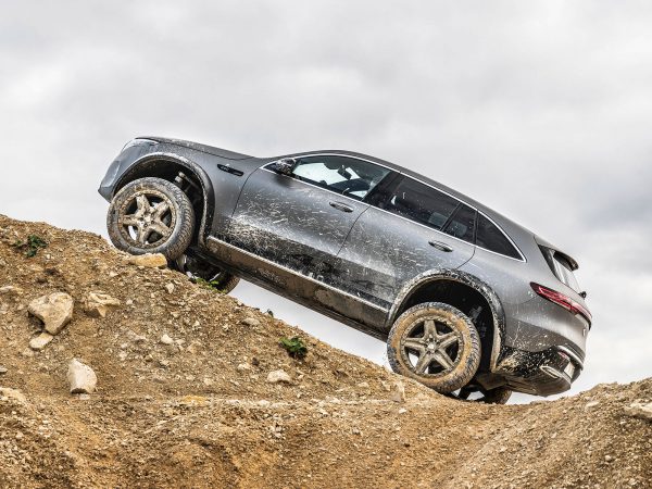 Mercedes EQC 4x4 2020 03