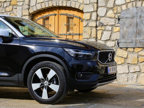 Volvo XC40 T2 Front