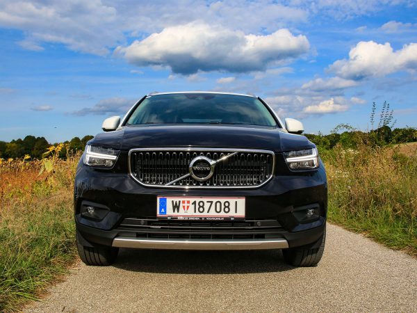 Volvo XC40 T2 Front