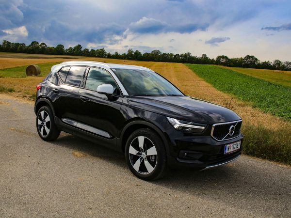 Volvo XC40 T2 Front
