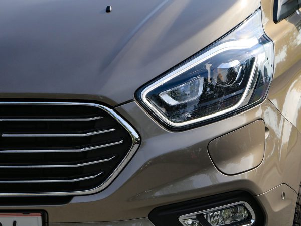 Ford Tourneo Custom PHEV Front