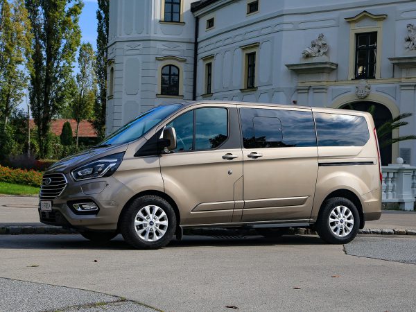 Ford Tourneo Custom PHEV Seite