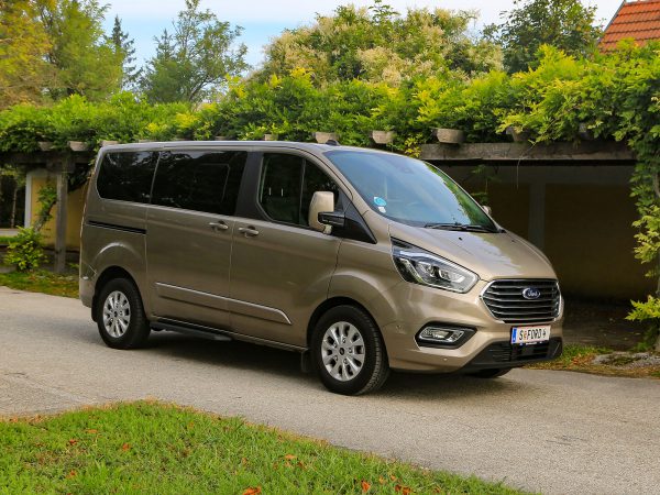 Ford Tourneo Custom PHEV Front