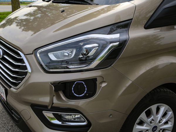 Ford Tourneo Custom PHEV Front