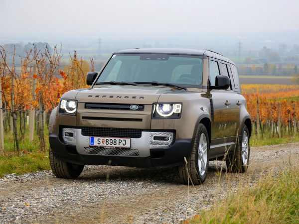 Land Rover Defender 110 SE D240 AWD