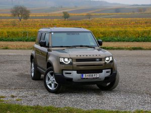 Land Rover Defender 110 SE D240 AWD