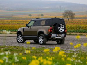 Land Rover Defender 110 SE D240 AWD