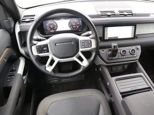 Land Rover Defender 110 SE D240 AWD