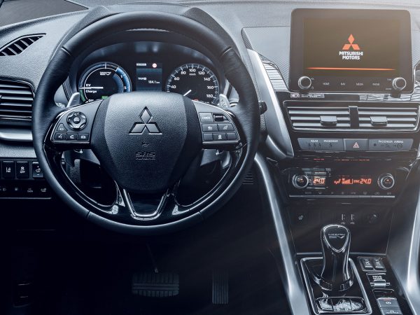 Mitsubishi Eclipse Cross PHEV Interior 002