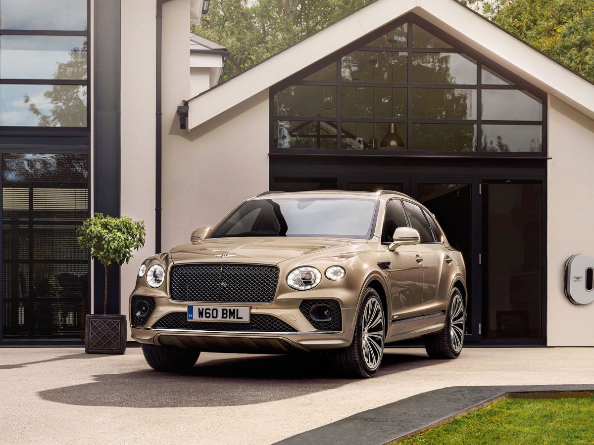 Bentley Bentayga Hybrid 2021 01