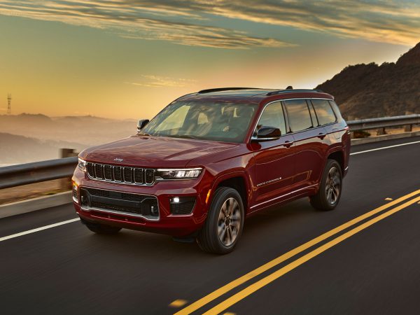 Jeep Grand Cherokee 2021 01