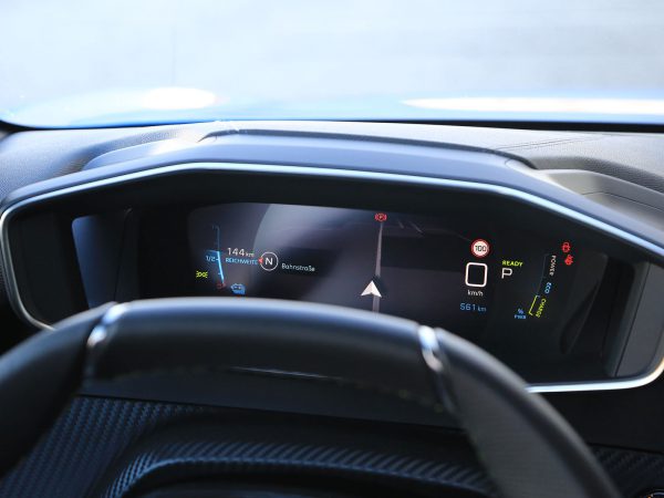 Peugeot e-208 GT