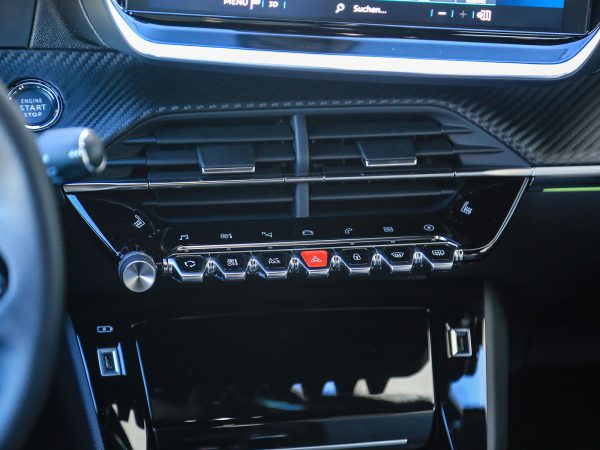 Peugeot e-208 GT
