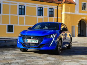 Peugeot e-208 GT