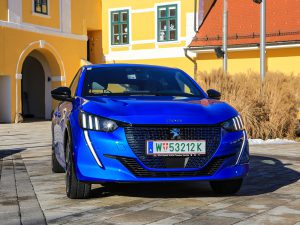 Peugeot e-208 GT