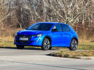 Peugeot e-208 GT