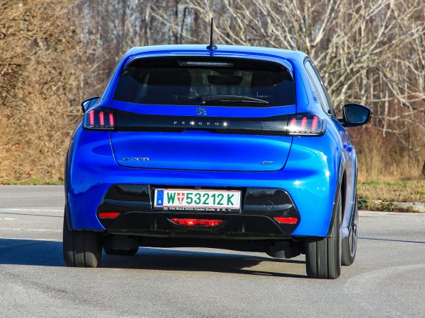 Peugeot e-208 GT
