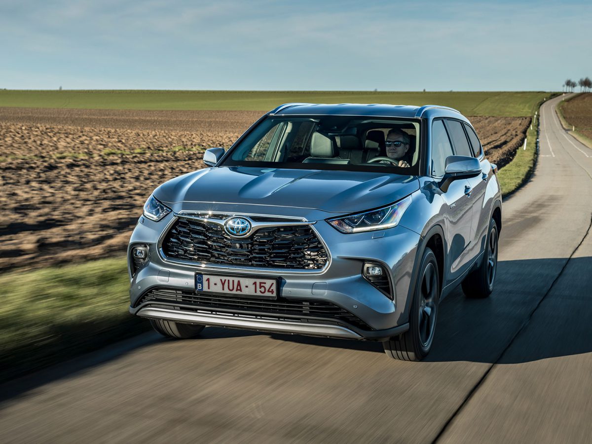 Toyota Highlander 2021 01