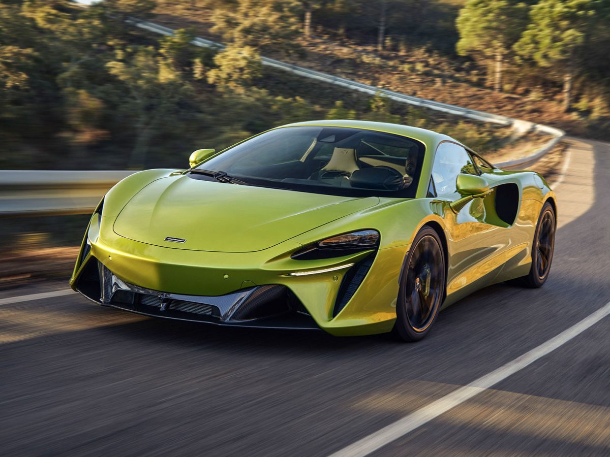 McLaren Artura 2021 01