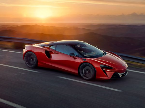 McLaren Artura 2021 07