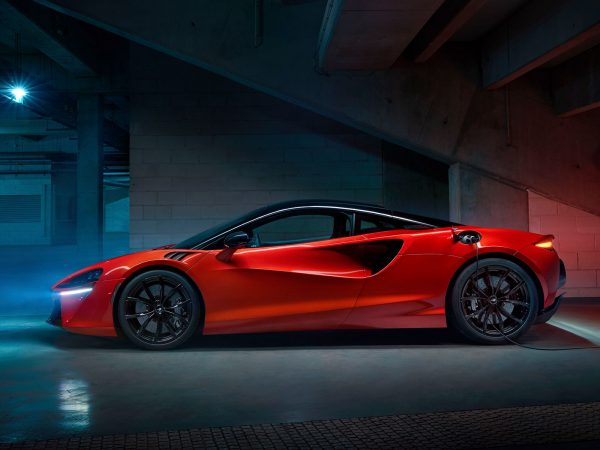 McLaren Artura 2021 08