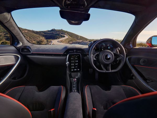 McLaren Artura 2021 10