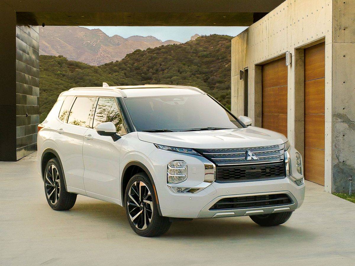 Mitsubishi Outlander 2021 01
