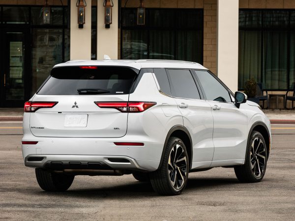 Mitsubishi Outlander 2021 02