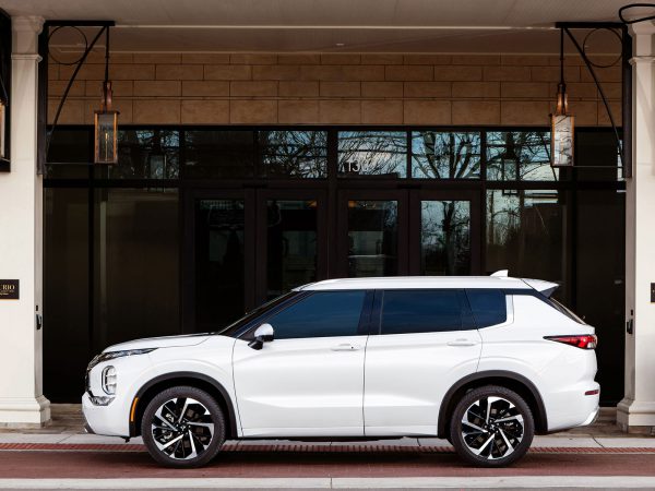 Mitsubishi Outlander 2021 03