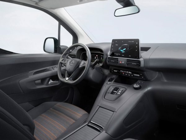 Opel Combo e Life 2021 03