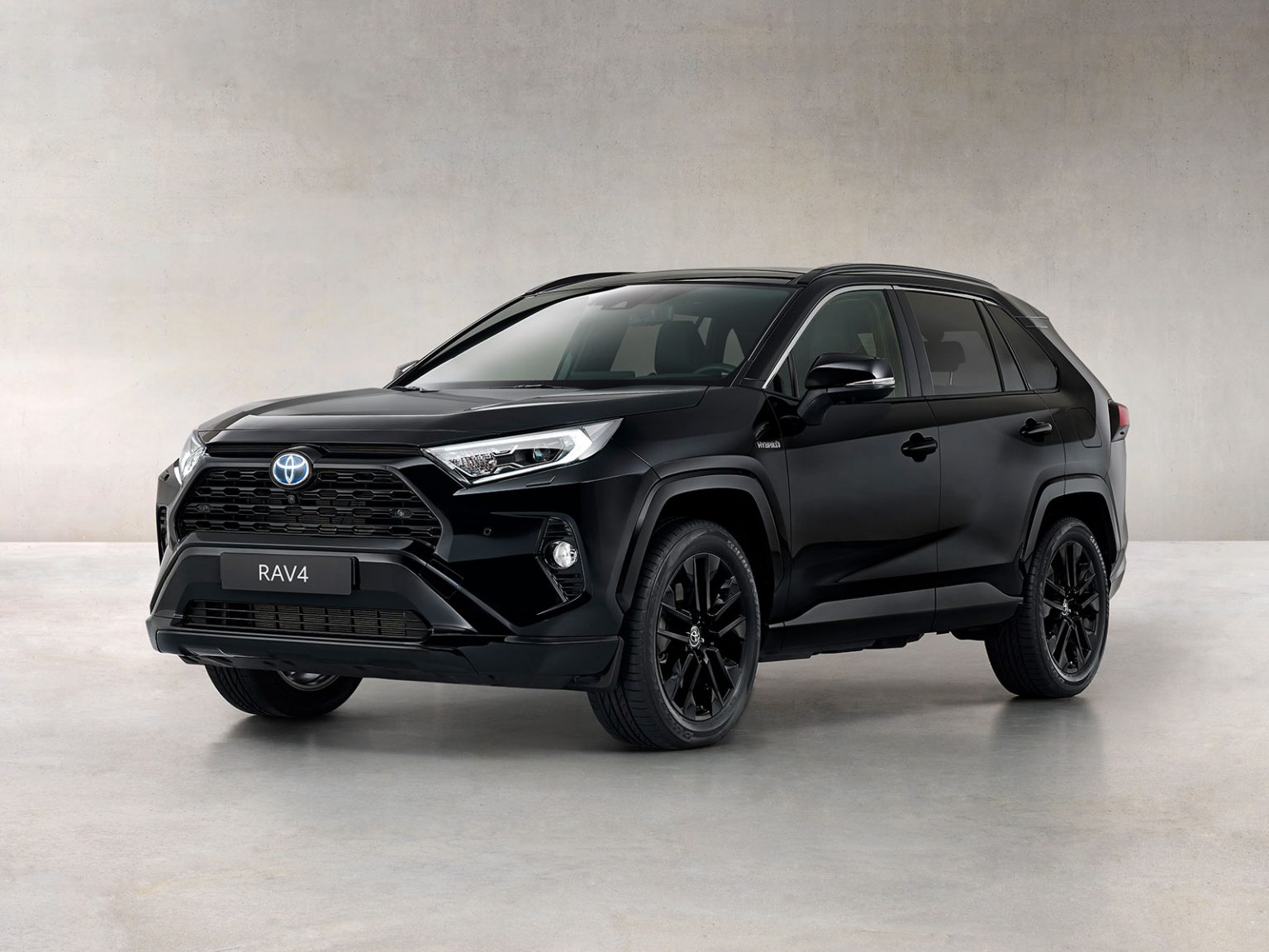 Toyota RAV4 startet als Black Edition AutoGuru.at