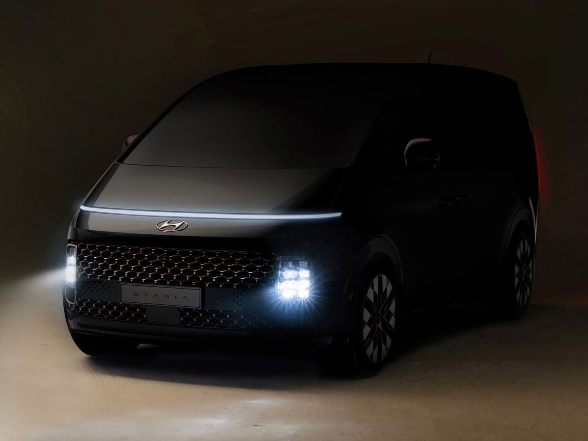 Hyundai Staria 2021 01