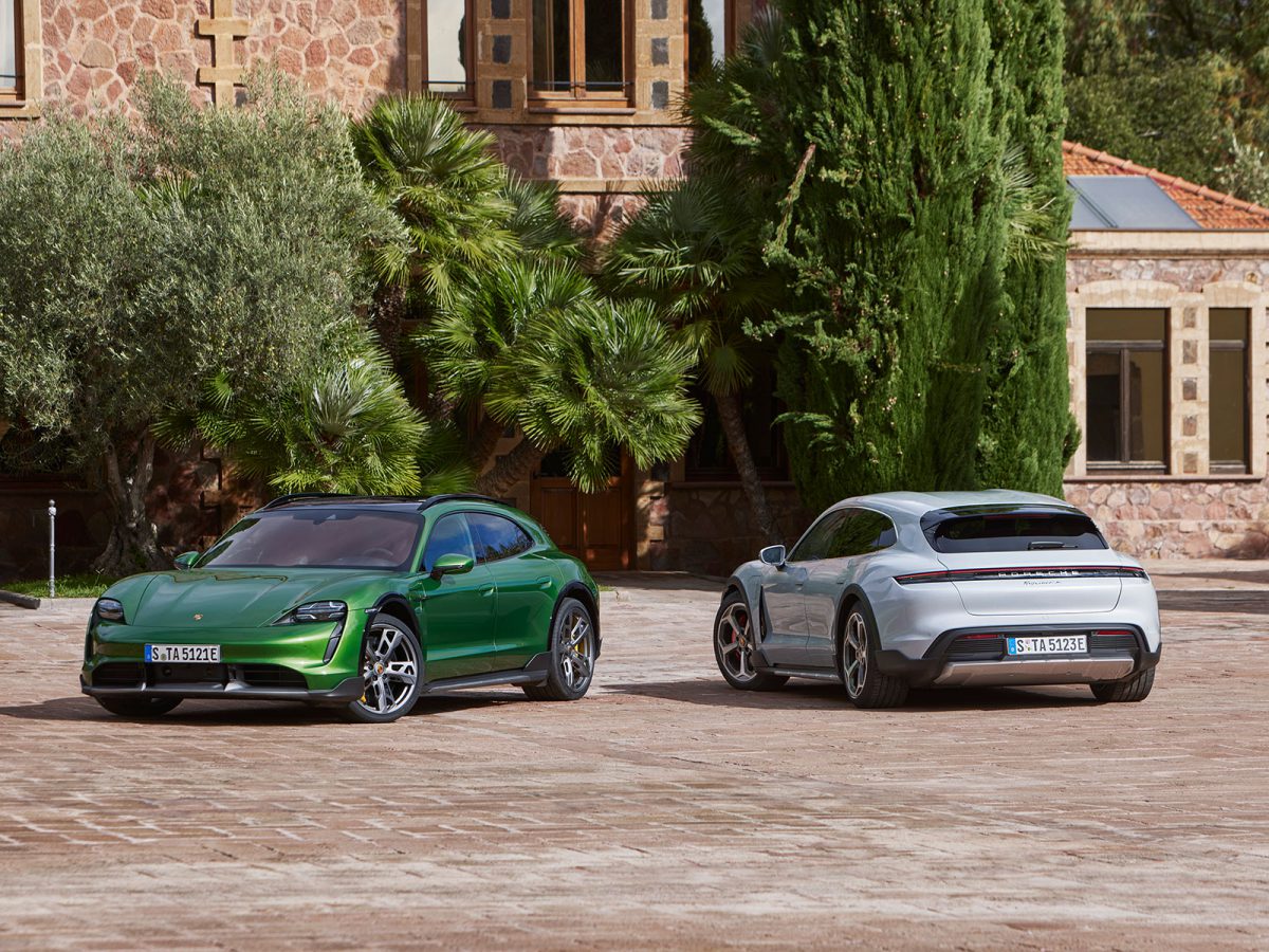Porsche Taycan Cross Turismo 2021 01