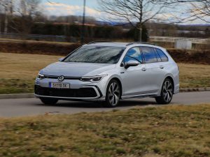 VW Golf Variant R-Line TDI DSG