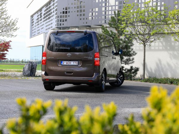 2022 Toyota Proace City Verso im Test - Automagazin