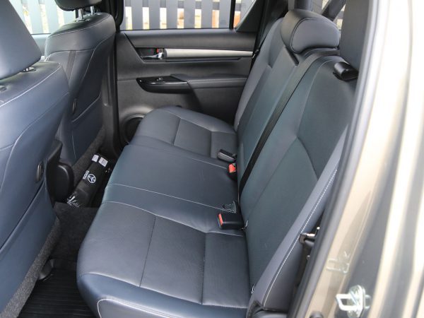 Toyota Hilux 2,8D-4D DC 4WD Invincible AT