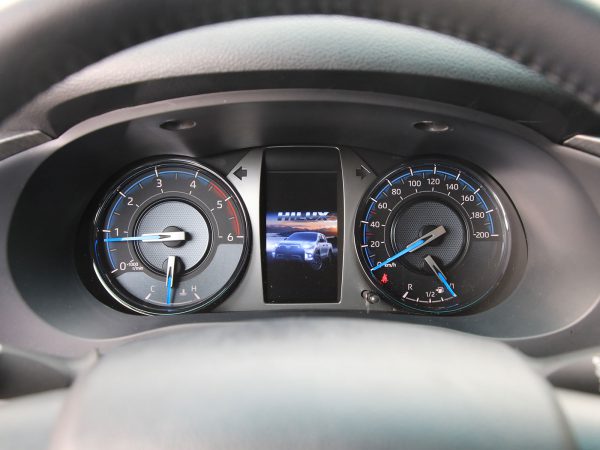 Toyota Hilux 2,8D-4D DC 4WD Invincible AT