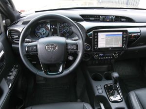 Toyota Hilux 2,8D-4D DC 4WD Invincible AT