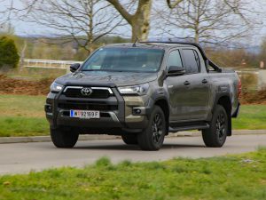 Toyota Hilux 2,8D-4D DC 4WD Invincible AT