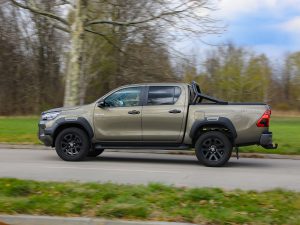 Toyota Hilux 2,8D-4D DC 4WD Invincible AT