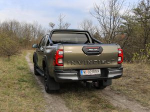 Toyota Hilux 2,8D-4D DC 4WD Invincible AT