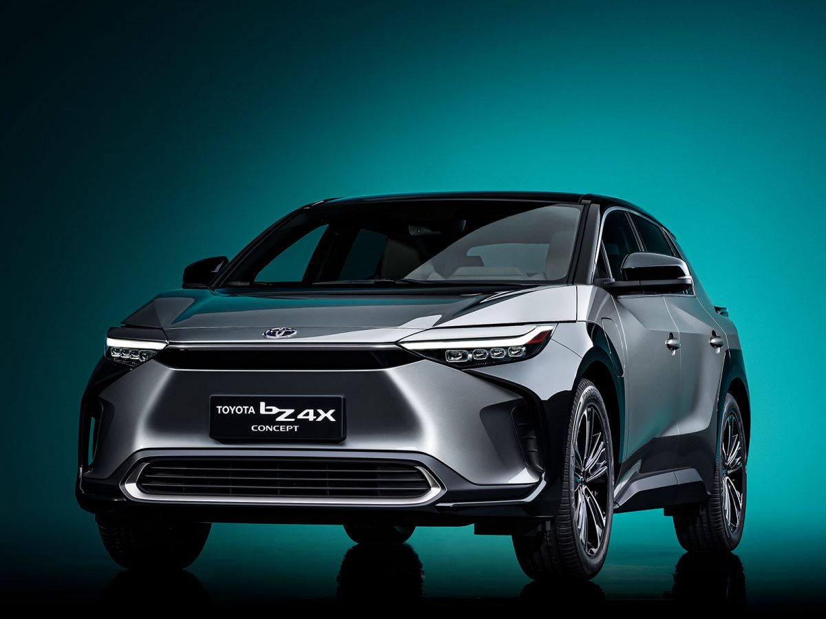 Toyota bZ4X Concept 2021 01