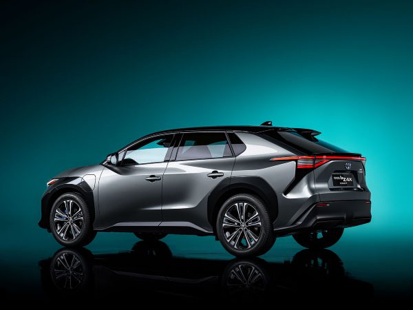 Toyota bZ4X Concept 2021 02