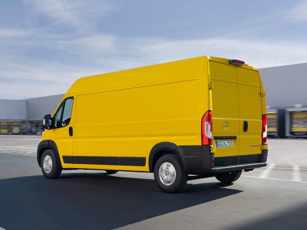 Opel Movano 2021 02
