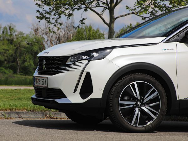Peugeot 3008 GT Pack Hybrid4 300 EAT8