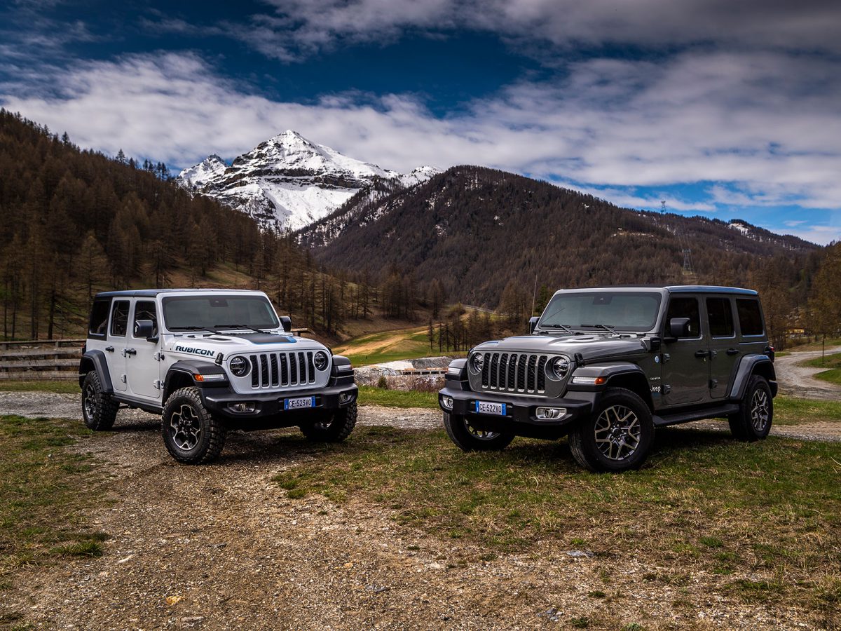 Jeep Wrangler Sahara Rubicon 4xe 2021 01